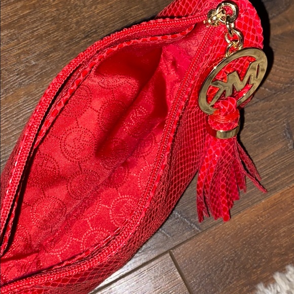 Red michael Kors clutch - Picture 4 of 4